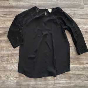 Black lace top 3/4 sleeve
